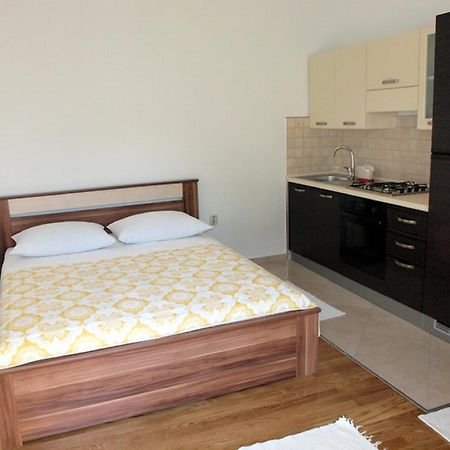 Apartments & Room Masa Starigrad Paklenica Quarto foto