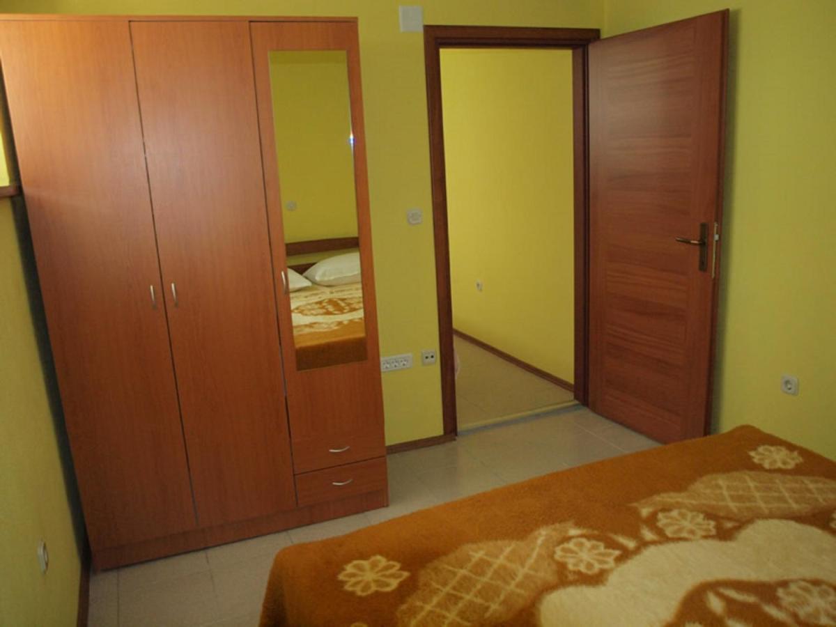 Apartments & Room Masa Starigrad Paklenica Quarto foto